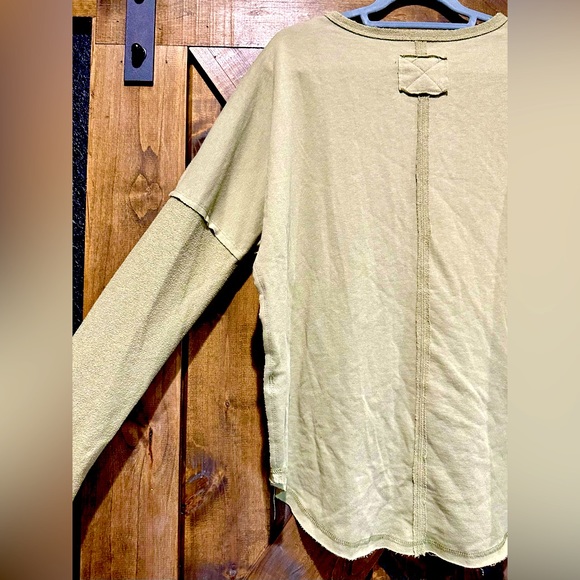 EUC La Miel Olive Green Long Sleeve Jersey Top Sz L - Picture 13 of 13
